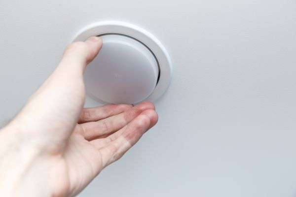 Ceiling Light Bulb Replacement in Powell